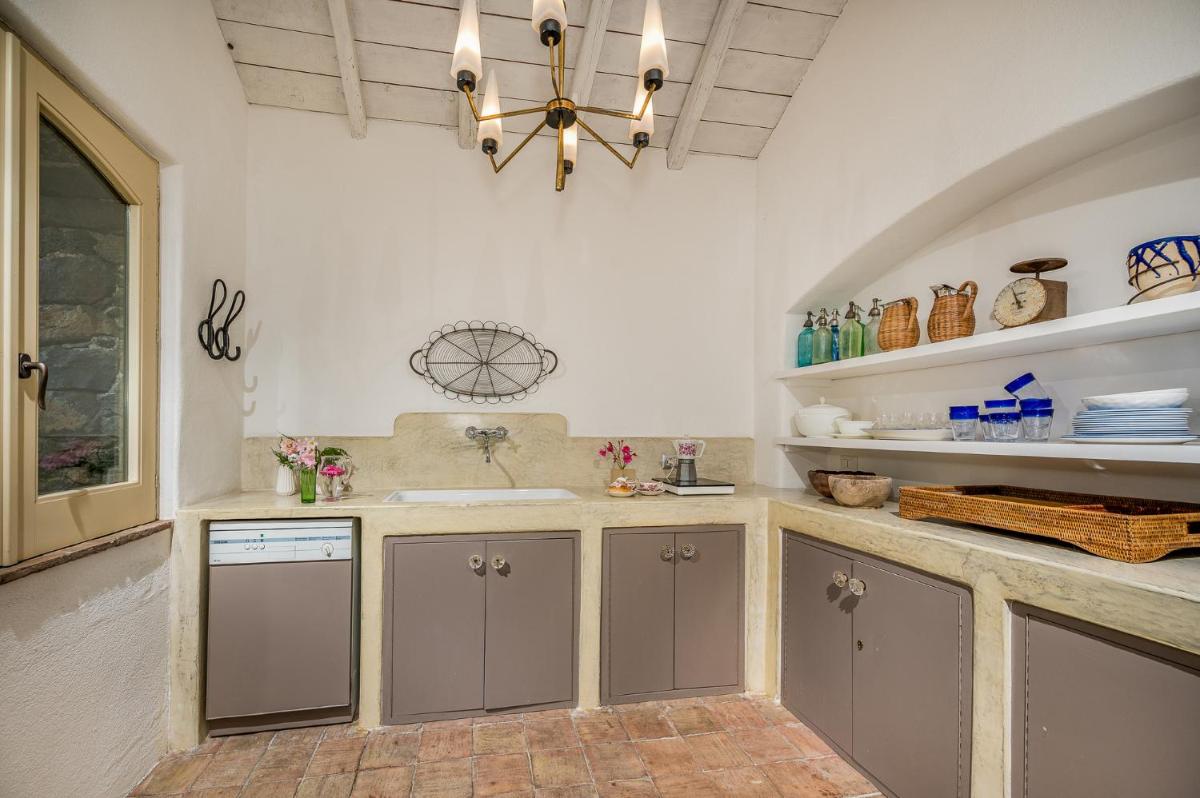 LINERA 10, Emma Villas