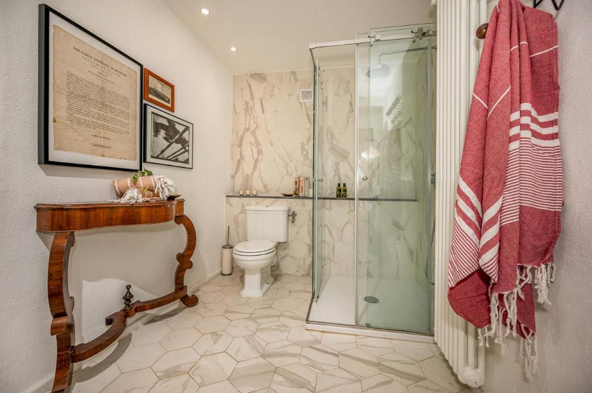 LINERA 10, Emma Villas