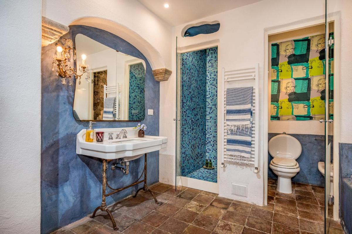 LINERA 10, Emma Villas