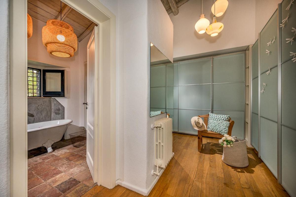 LINERA 10, Emma Villas