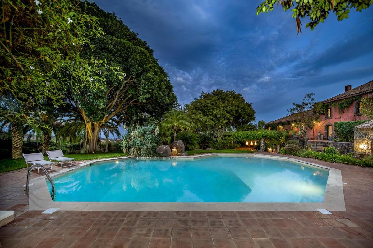 LINERA 10, Emma Villas