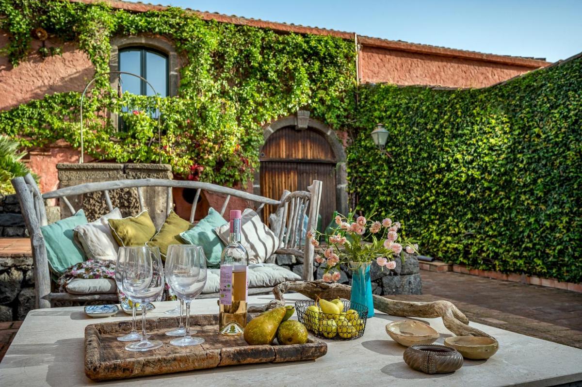 LINERA 10, Emma Villas