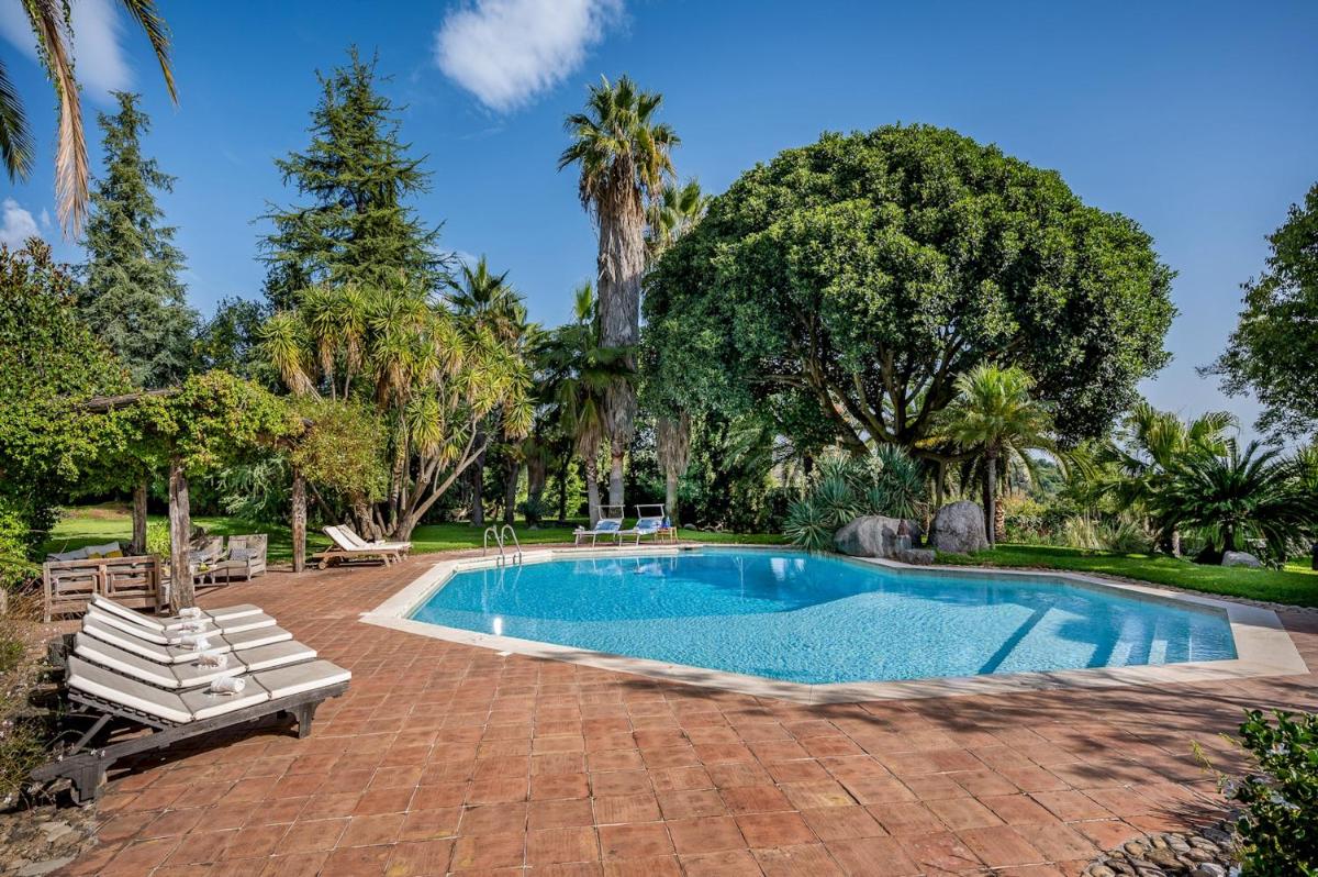 LINERA 10, Emma Villas