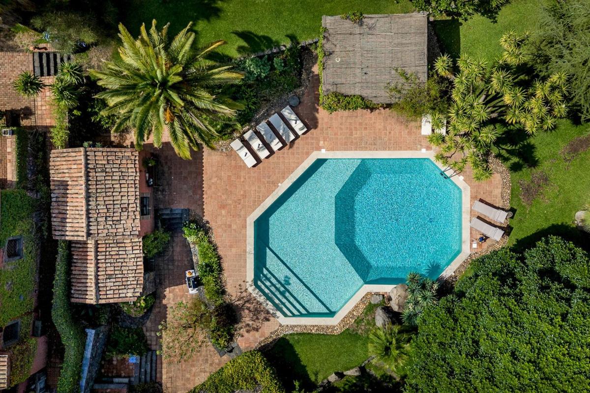 LINERA 10, Emma Villas