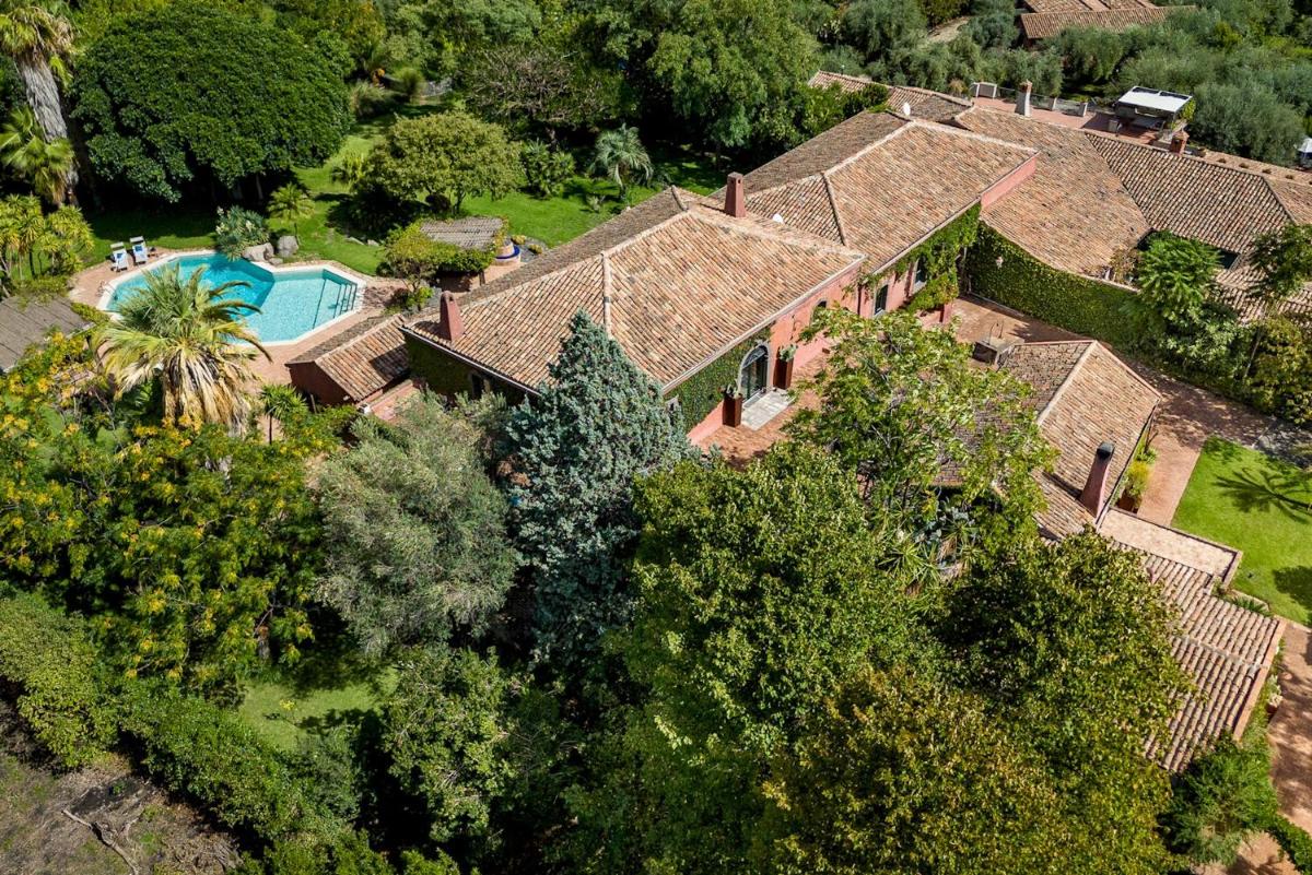 LINERA 10, Emma Villas