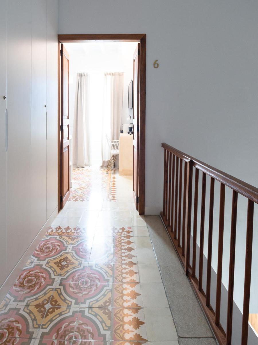 LLONGA'S Hostel