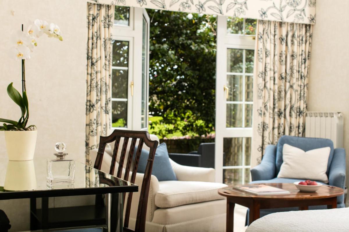 Longueville Manor