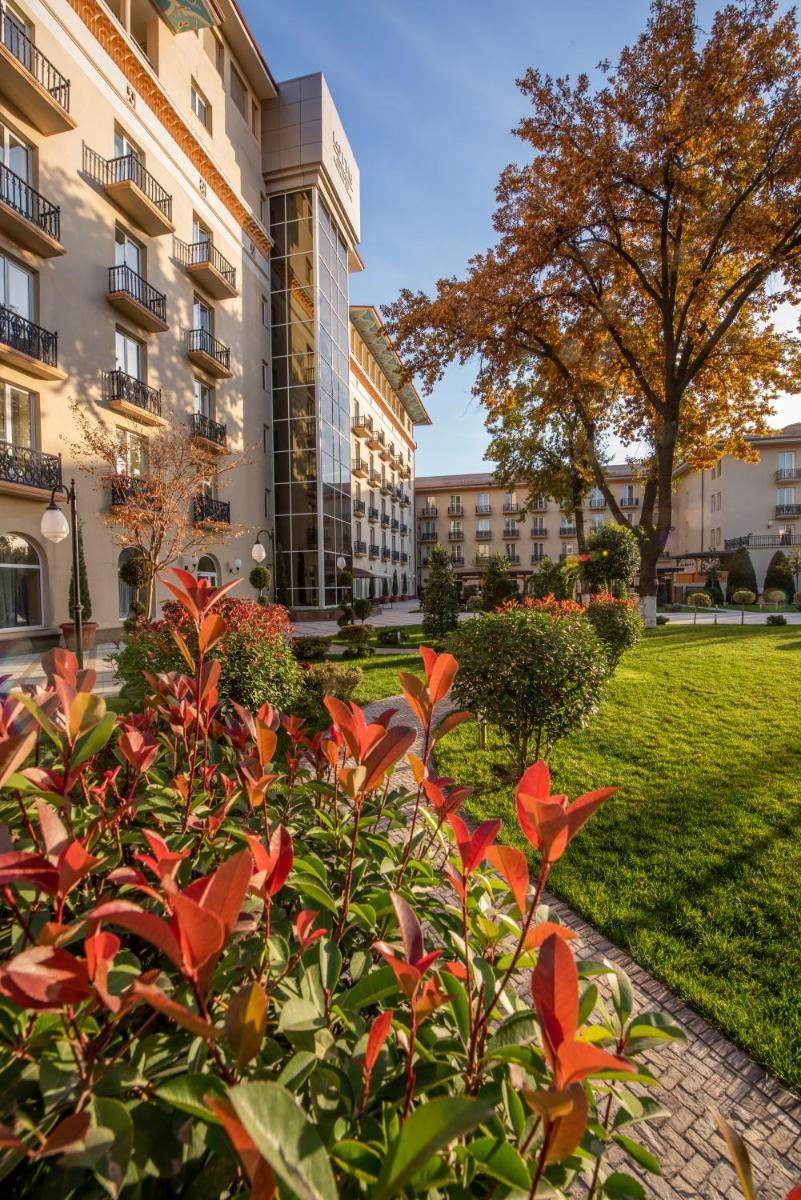 LOTTE City Hotels Tashkent Palace