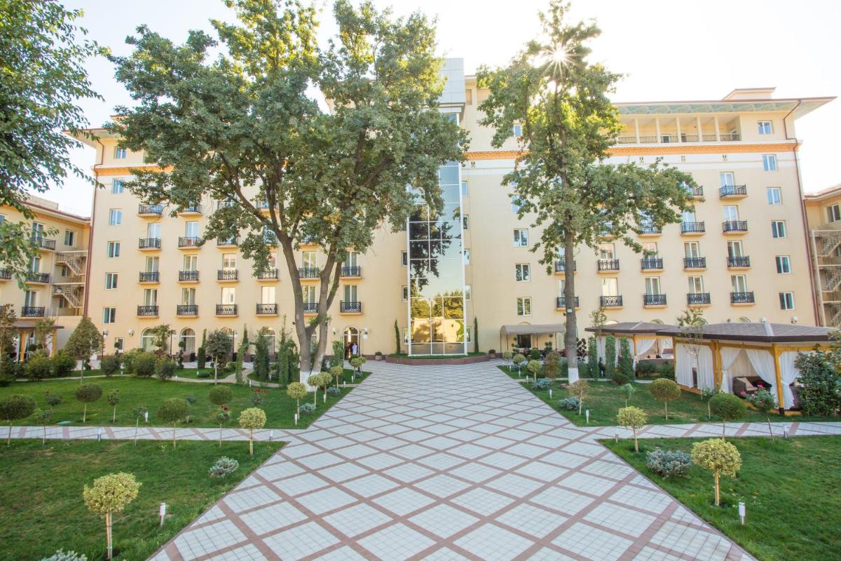 LOTTE City Hotels Tashkent Palace