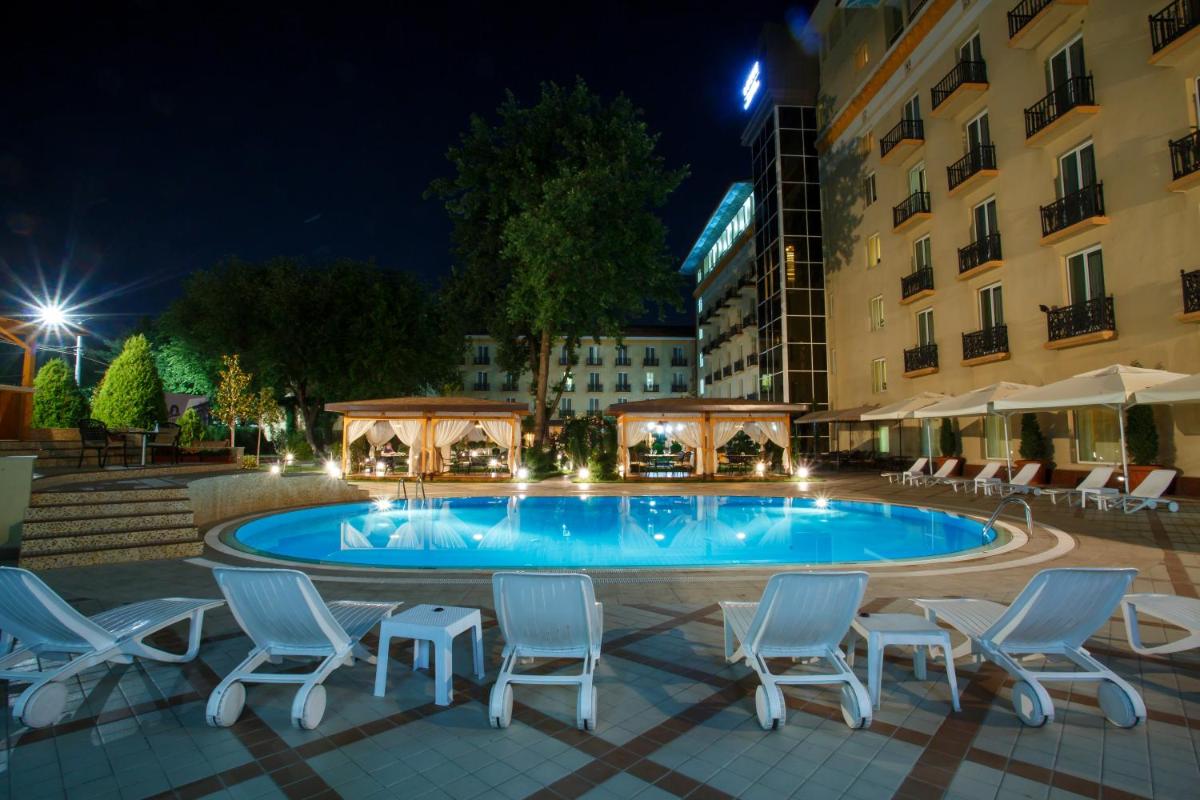 LOTTE City Hotels Tashkent Palace