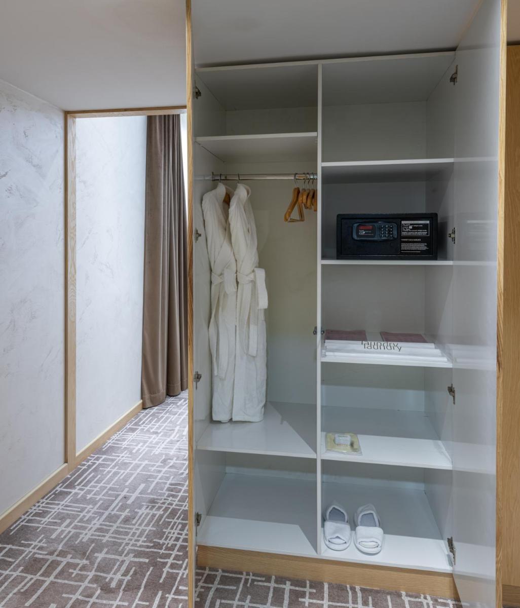 LOTTE City Hotels Tashkent Palace