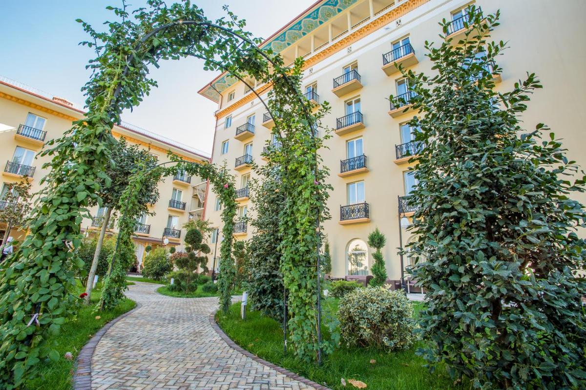 LOTTE City Hotels Tashkent Palace