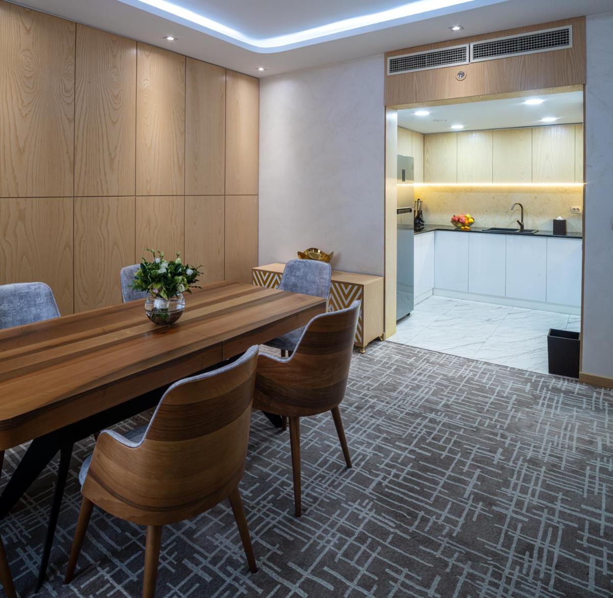 LOTTE City Hotels Tashkent Palace