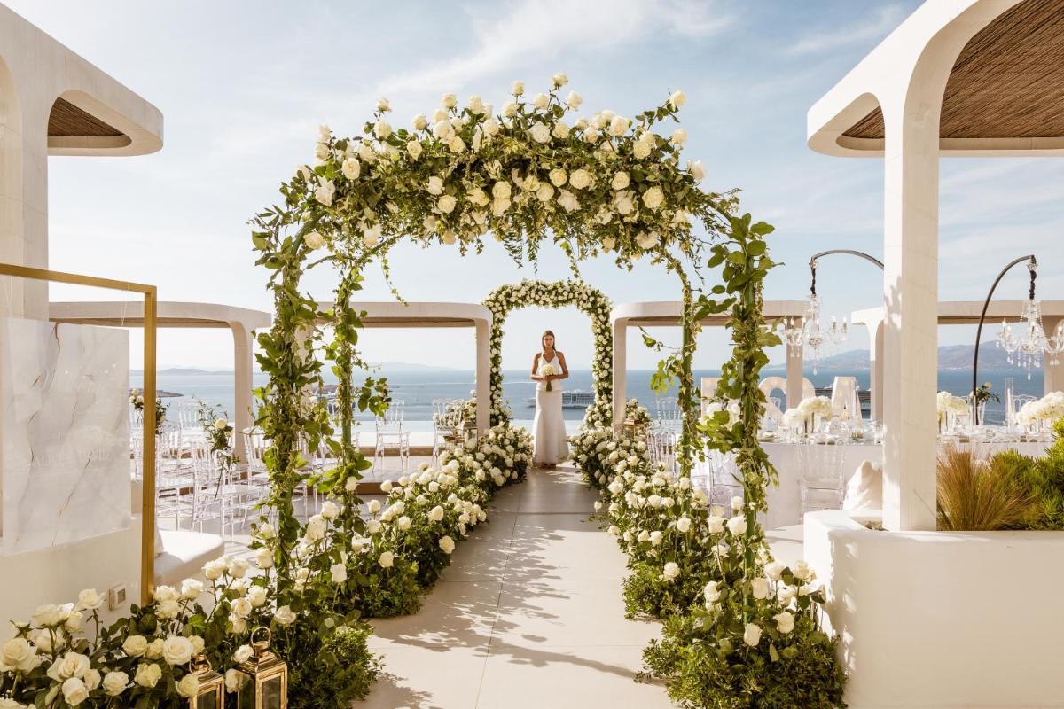Lovia Mykonos