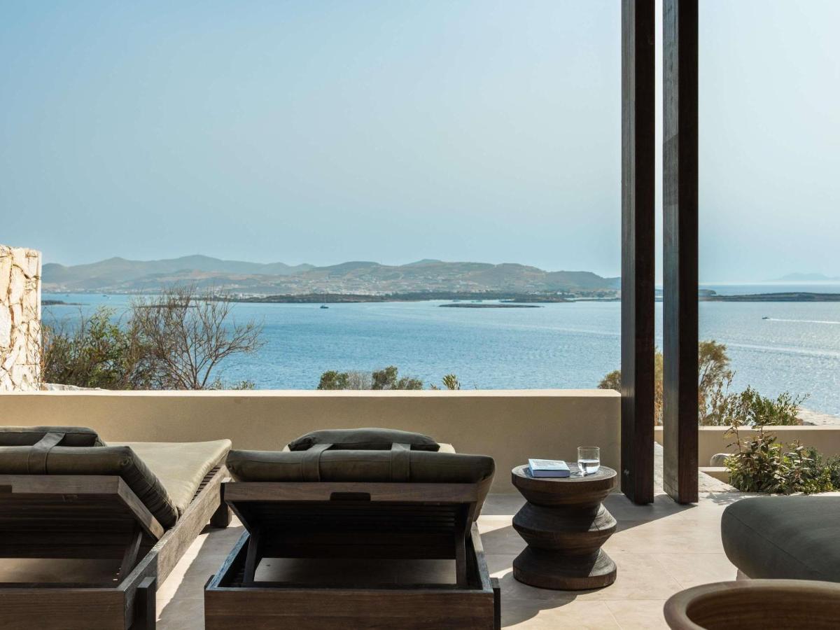 Luura - Cliff, Paros, Morgans Originals