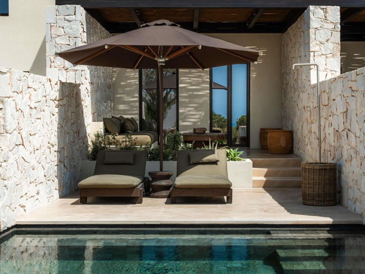 Luura - Cliff, Paros, Morgans Originals