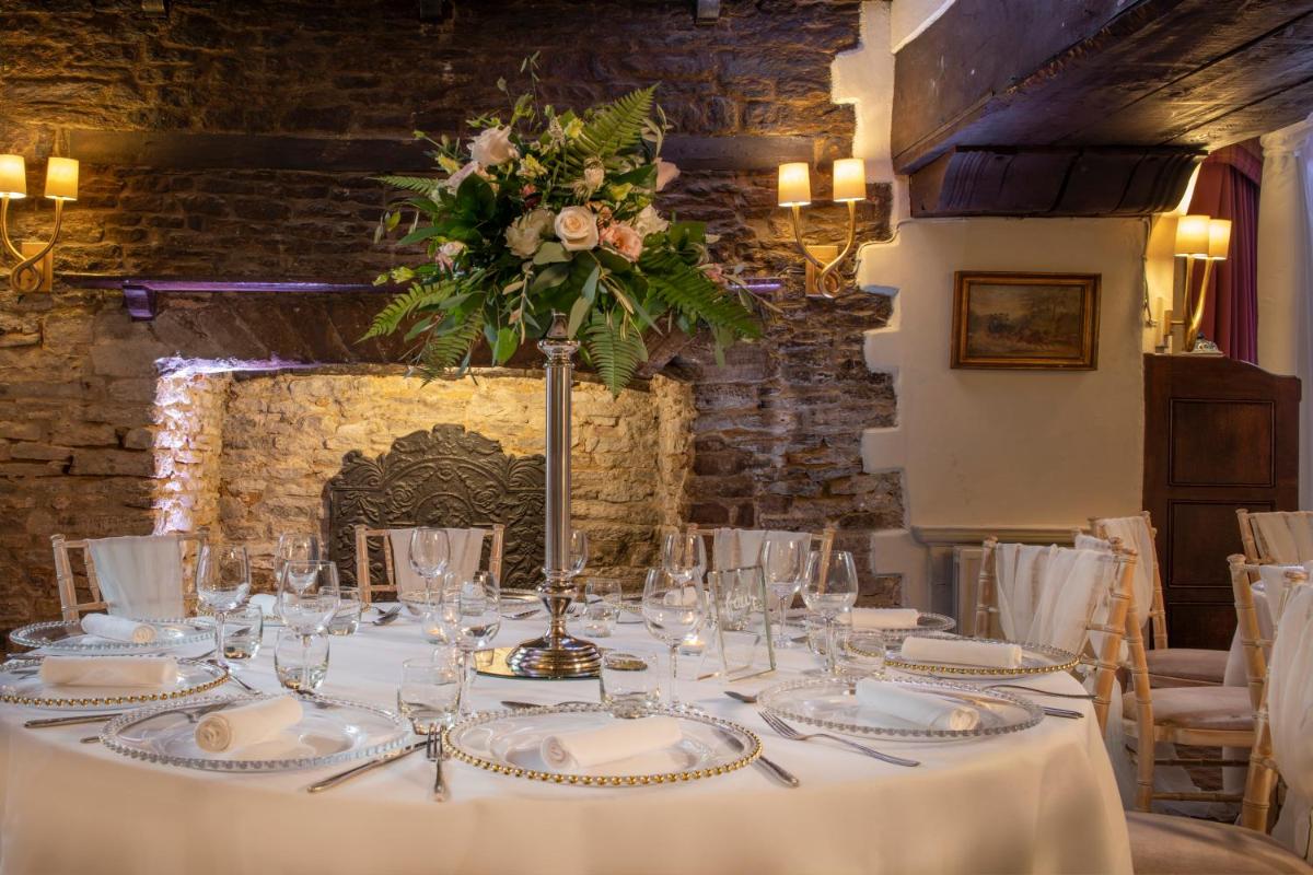 Macdonald Bear Hotel