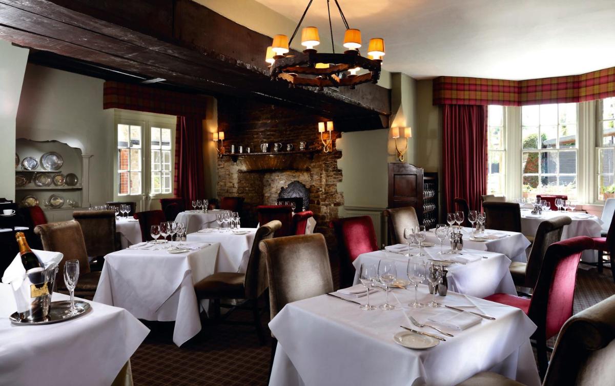 Macdonald Bear Hotel