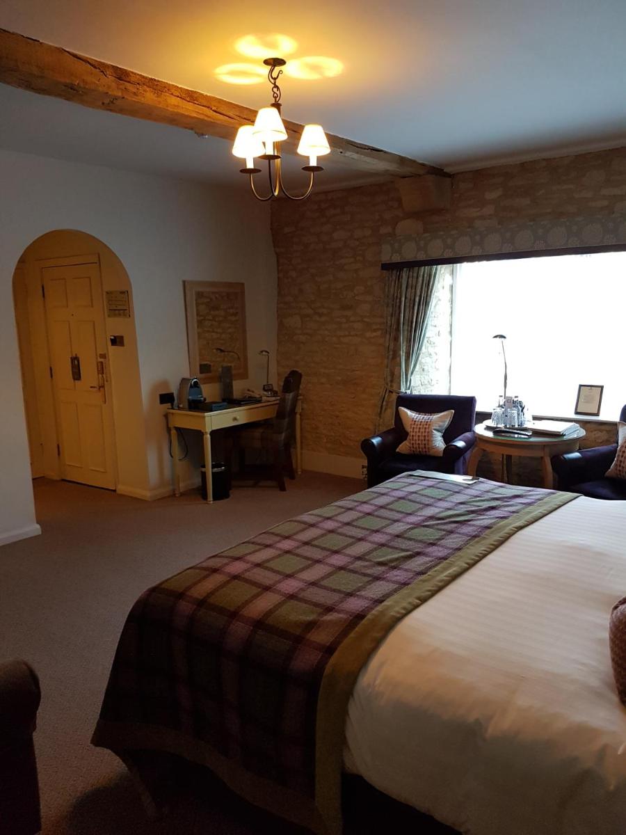 Macdonald Bear Hotel