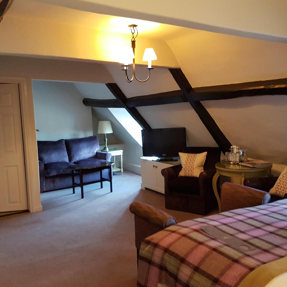 Macdonald Bear Hotel