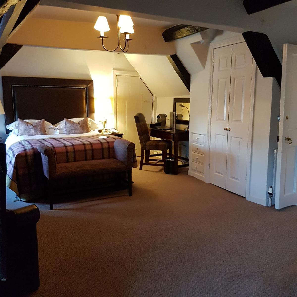 Macdonald Bear Hotel