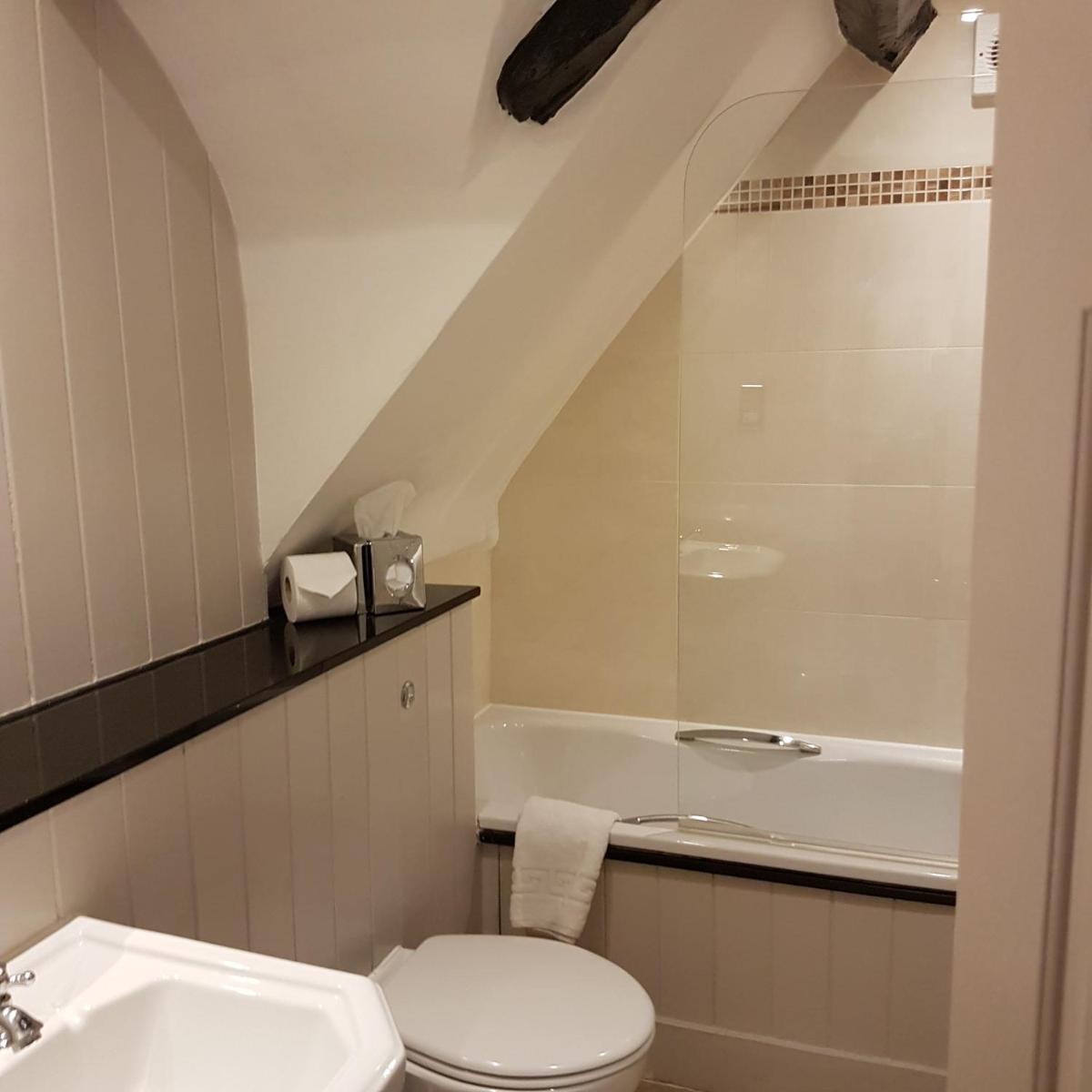 Macdonald Bear Hotel