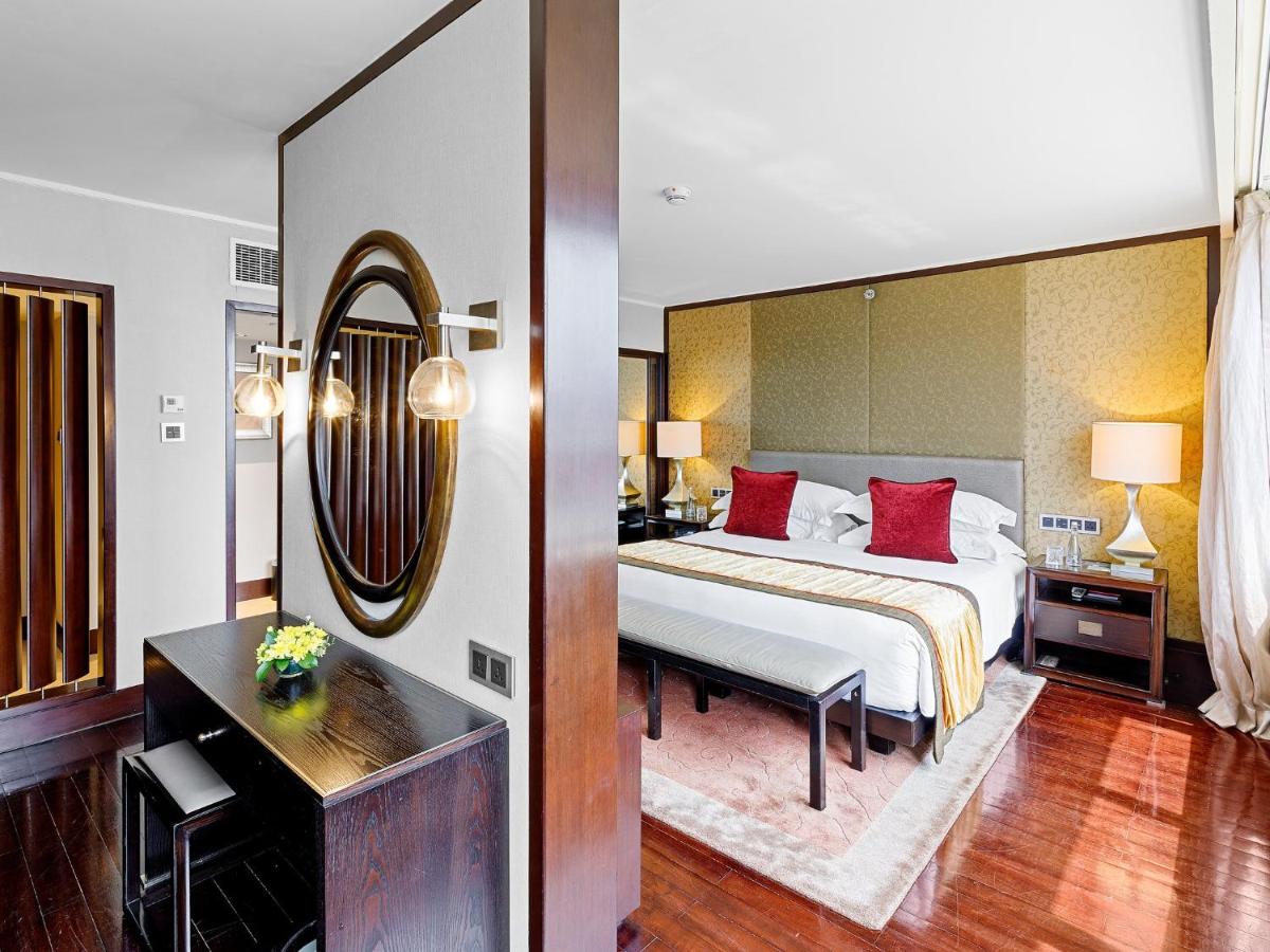 Mandarin Oriental, Jakarta