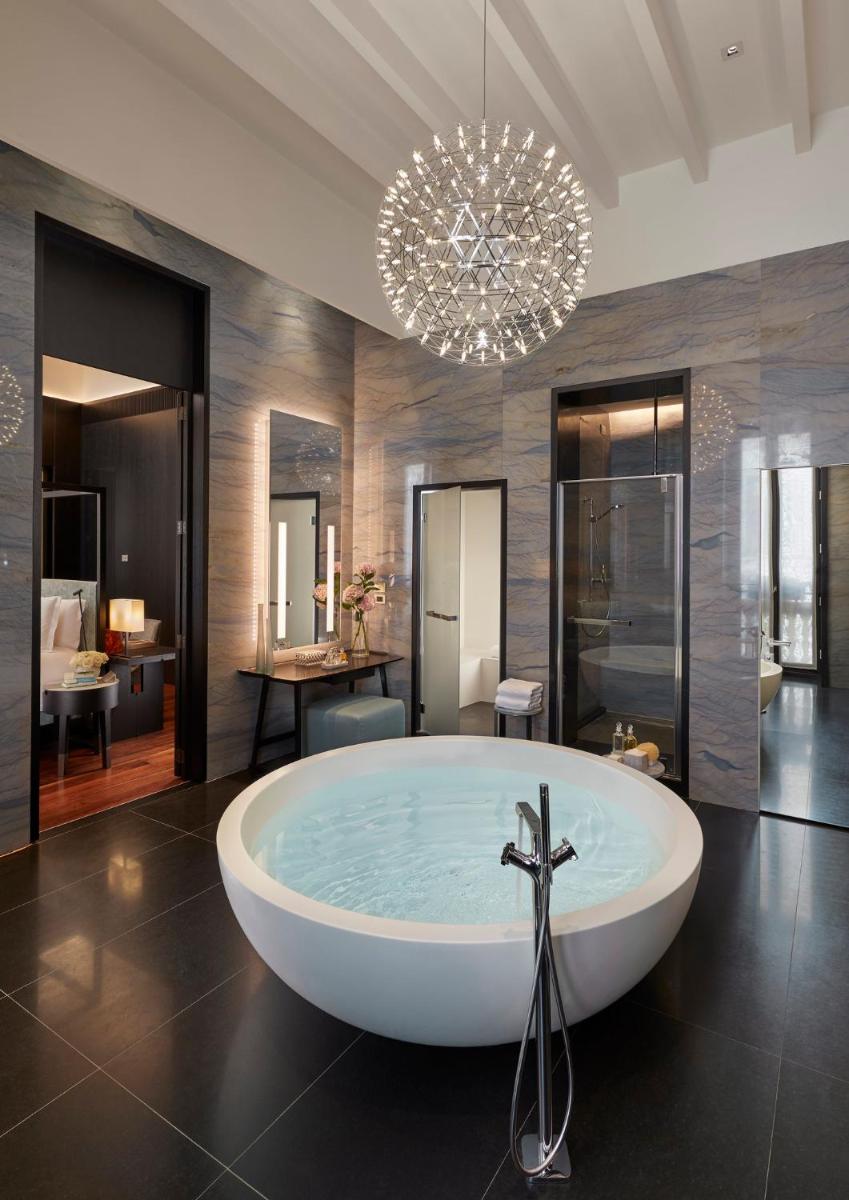 Mandarin Oriental, Milan