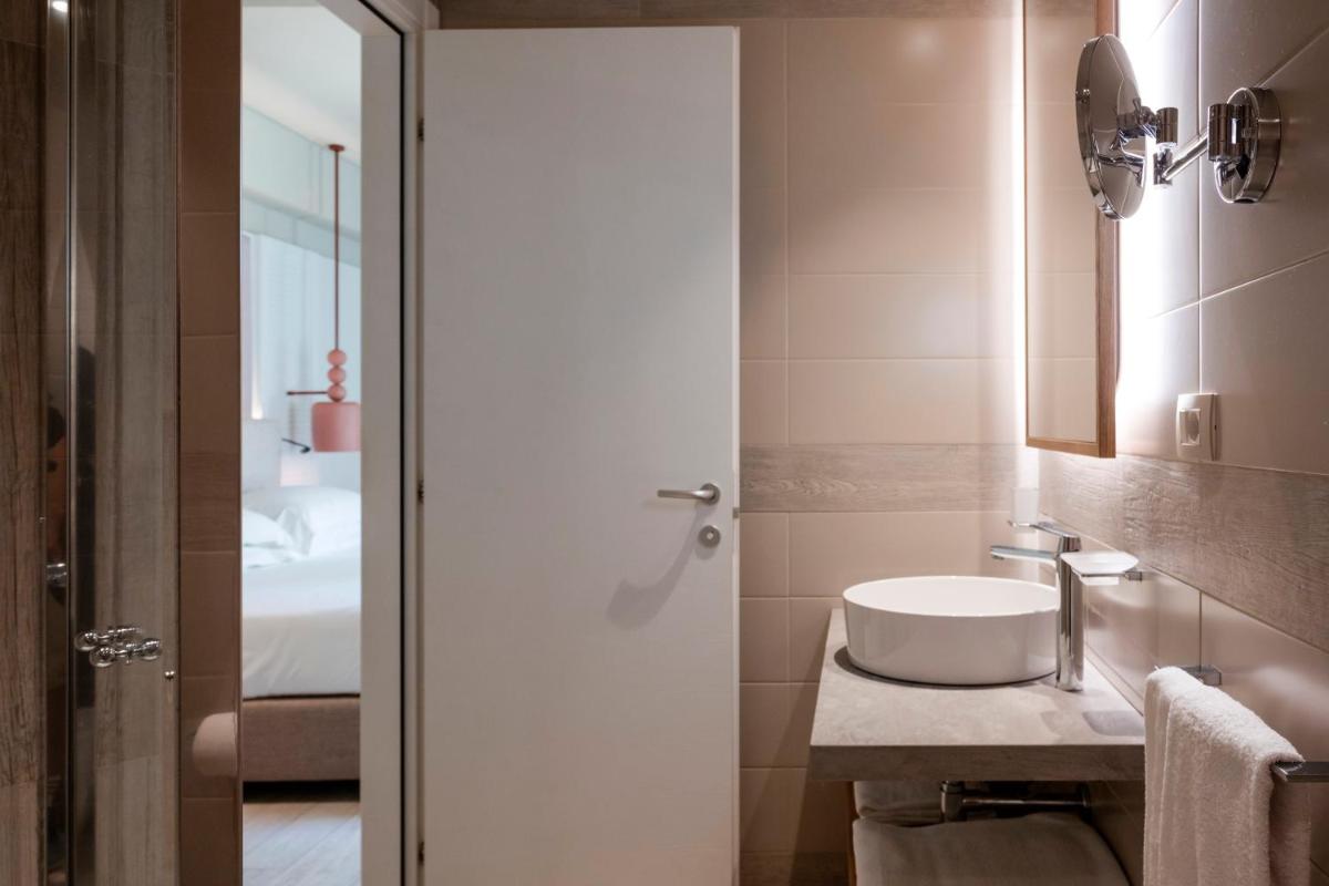 Mangia's Brucoli, Sicily, Autograph Collection