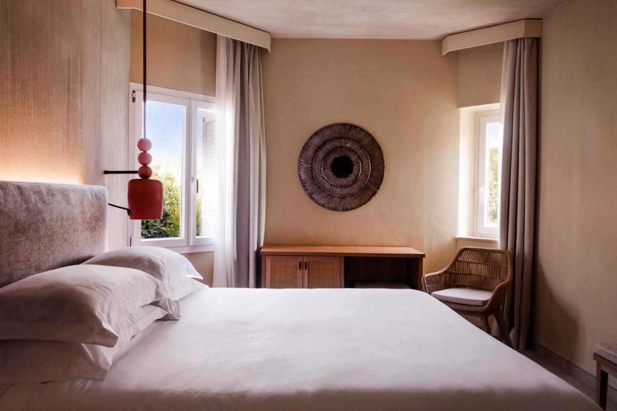 Mangia's Brucoli, Sicily, Autograph Collection