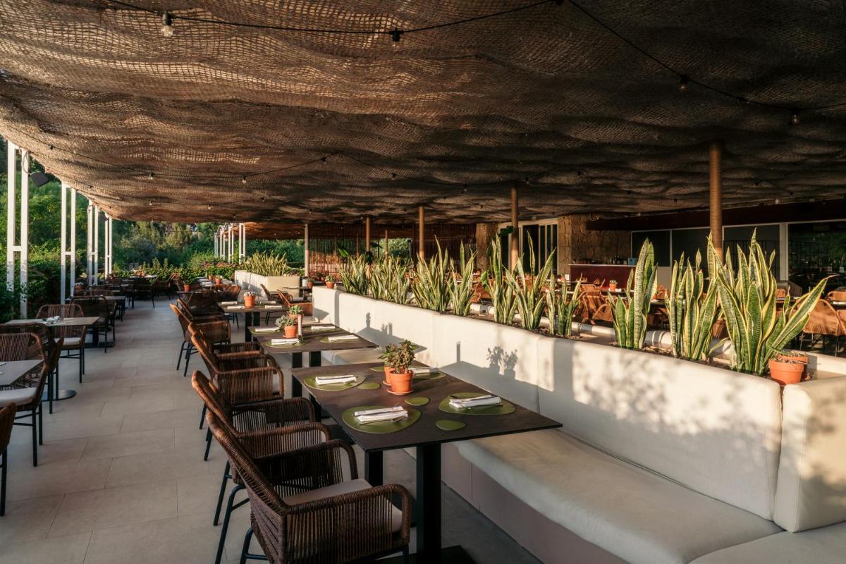 Mangia's Brucoli, Sicily, Autograph Collection