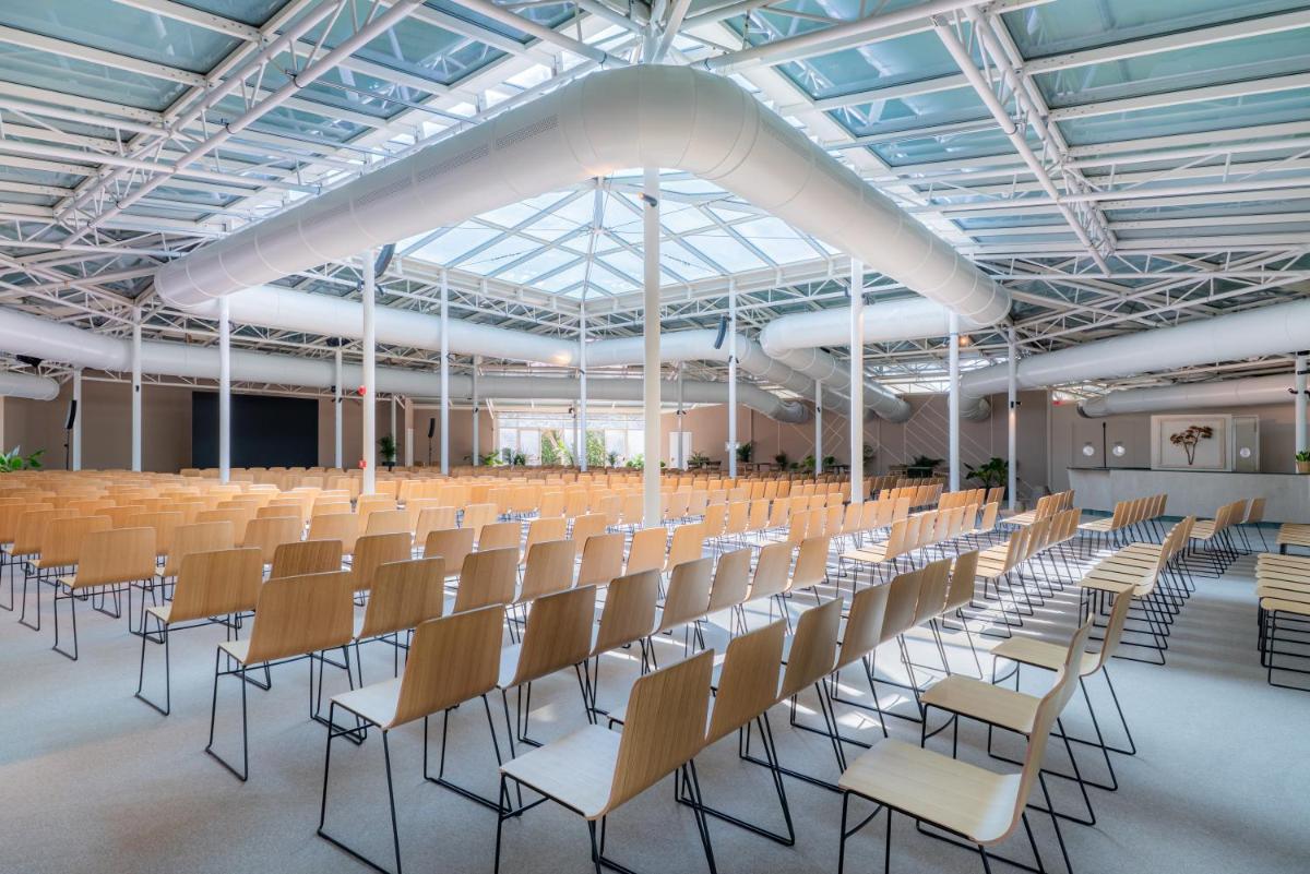 Mangia's Brucoli, Sicily, Autograph Collection