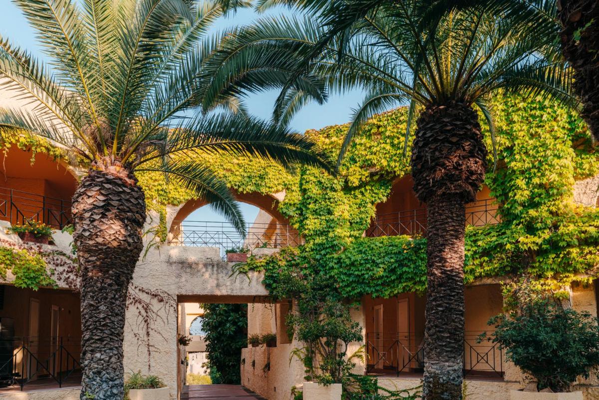 Mangia's Brucoli, Sicily, Autograph Collection