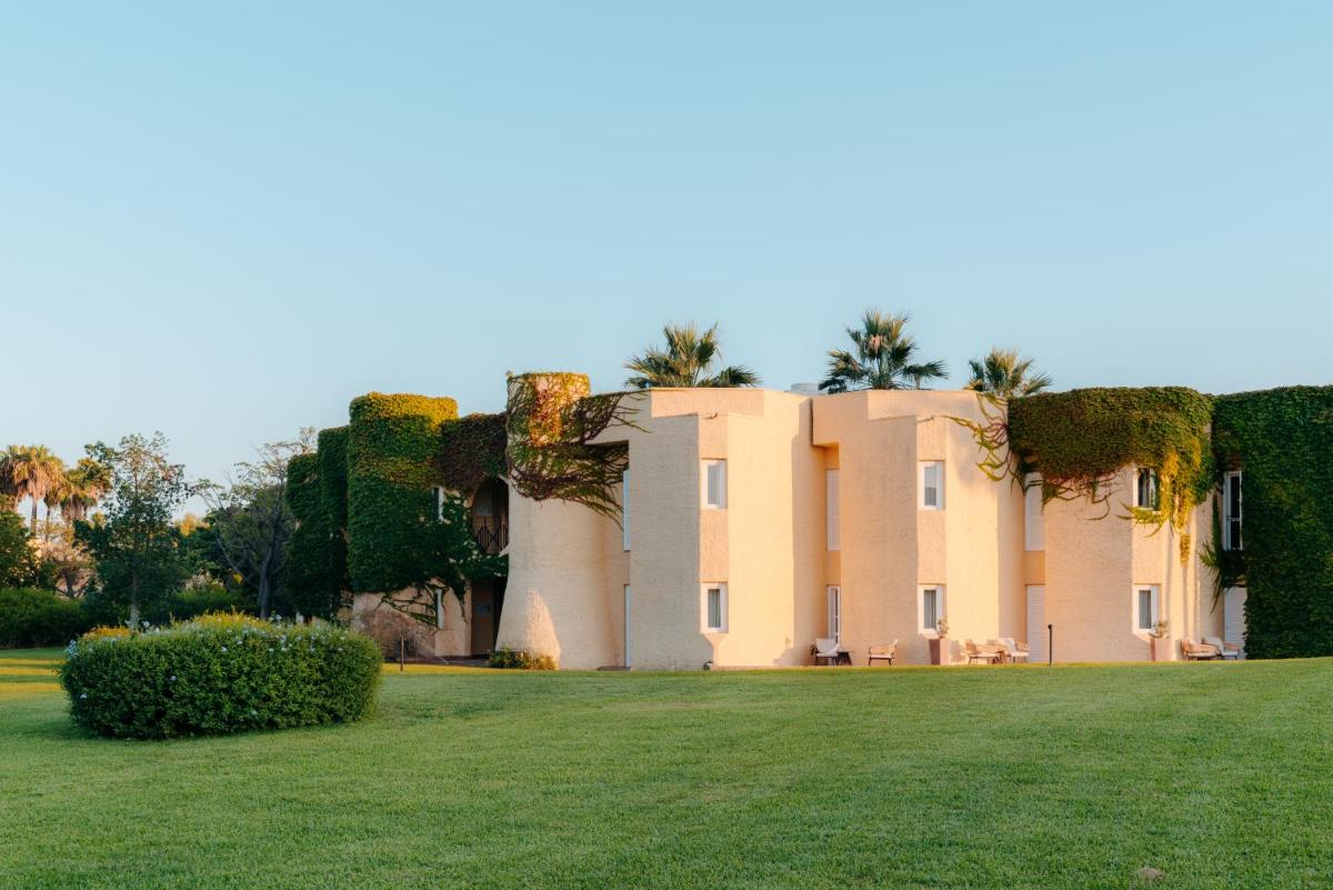 Mangia's Brucoli, Sicily, Autograph Collection