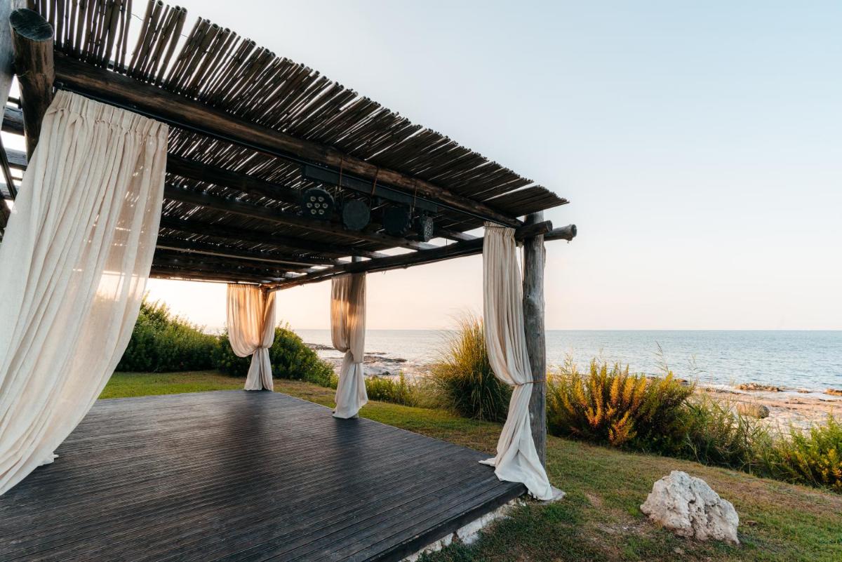 Mangia's Brucoli, Sicily, Autograph Collection