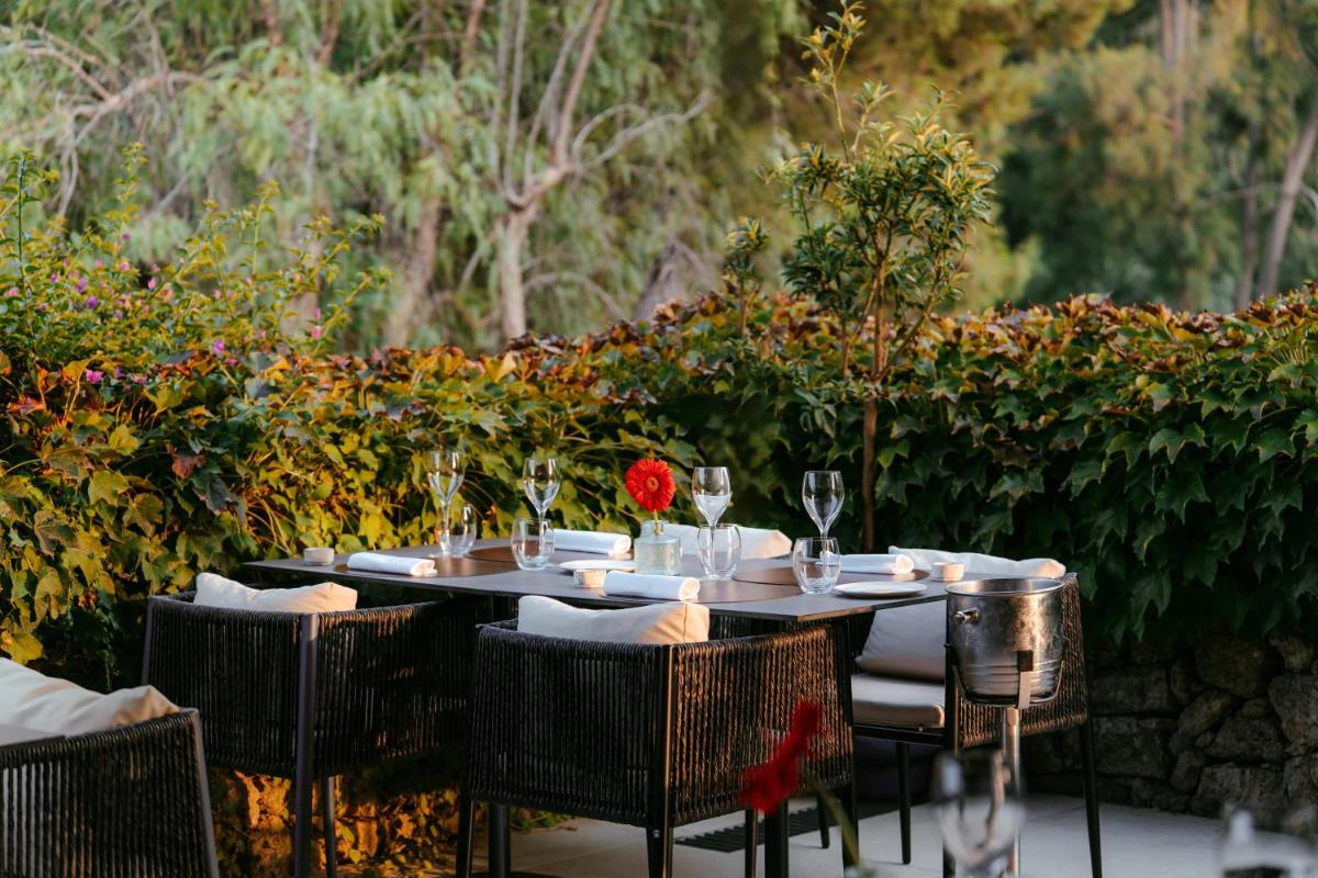 Mangia's Brucoli, Sicily, Autograph Collection