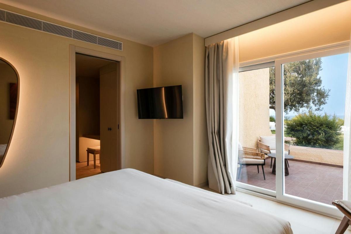 Mangia's Brucoli, Sicily, Autograph Collection