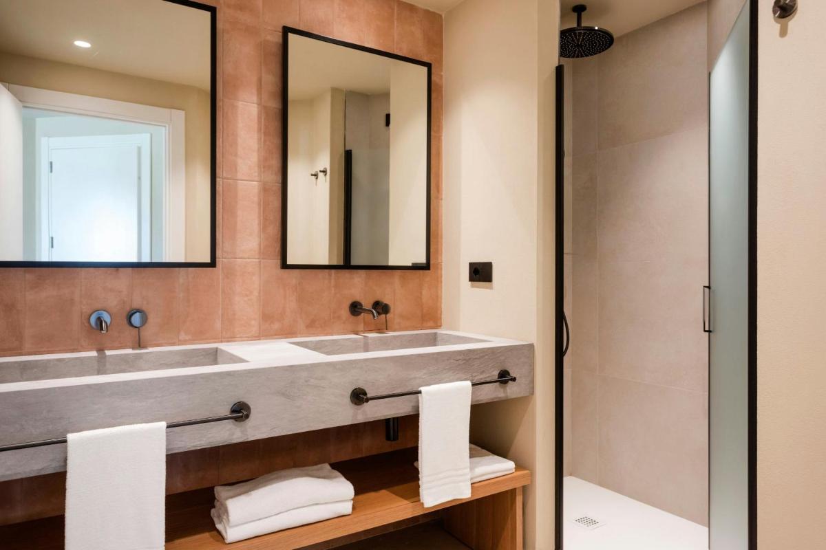 Mangia's Brucoli, Sicily, Autograph Collection