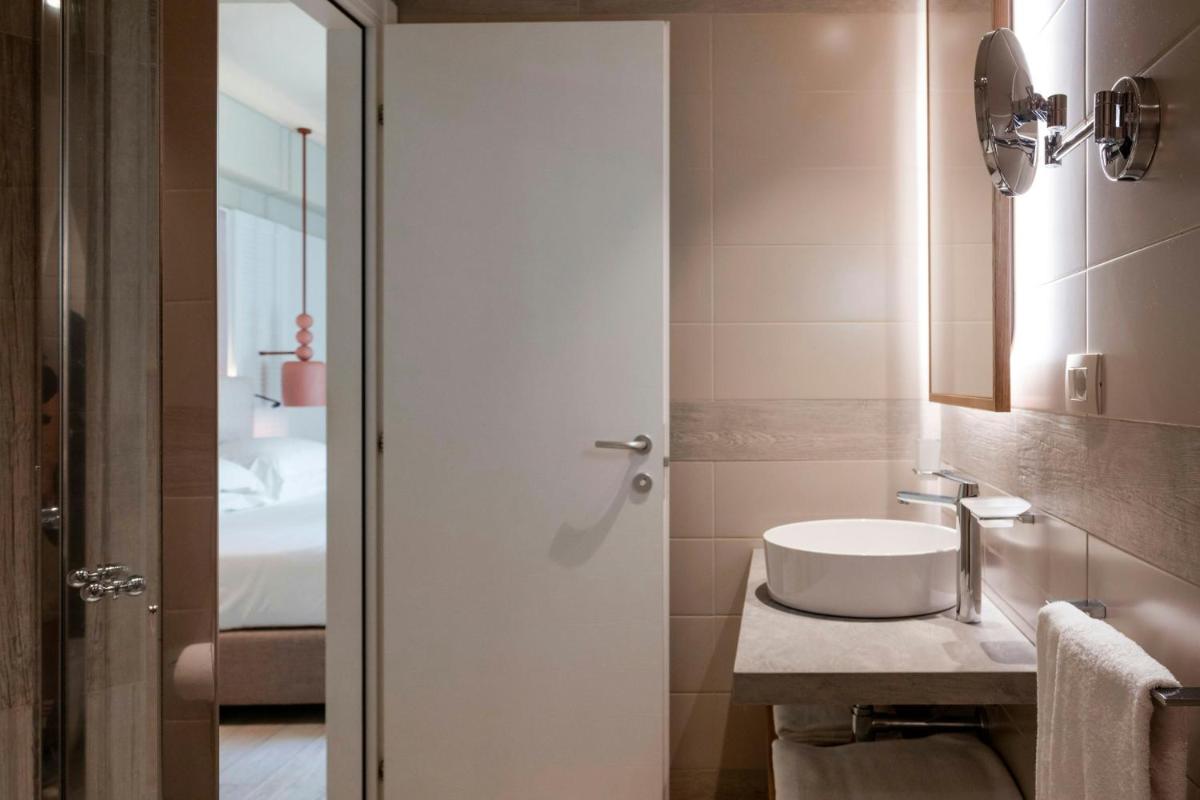 Mangia's Brucoli, Sicily, Autograph Collection