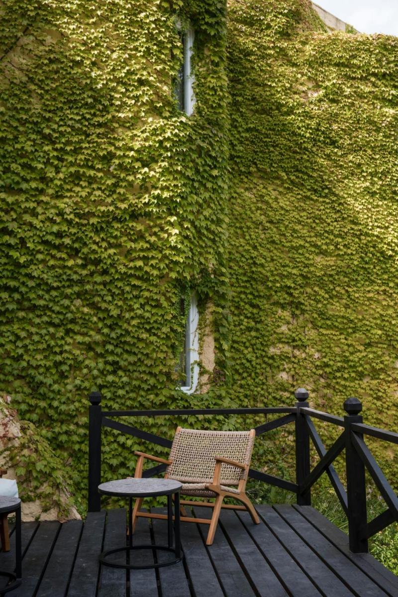 Mangia's Brucoli, Sicily, Autograph Collection