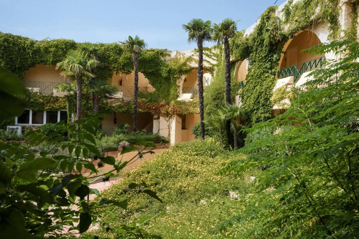 Mangia's Brucoli, Sicily, Autograph Collection