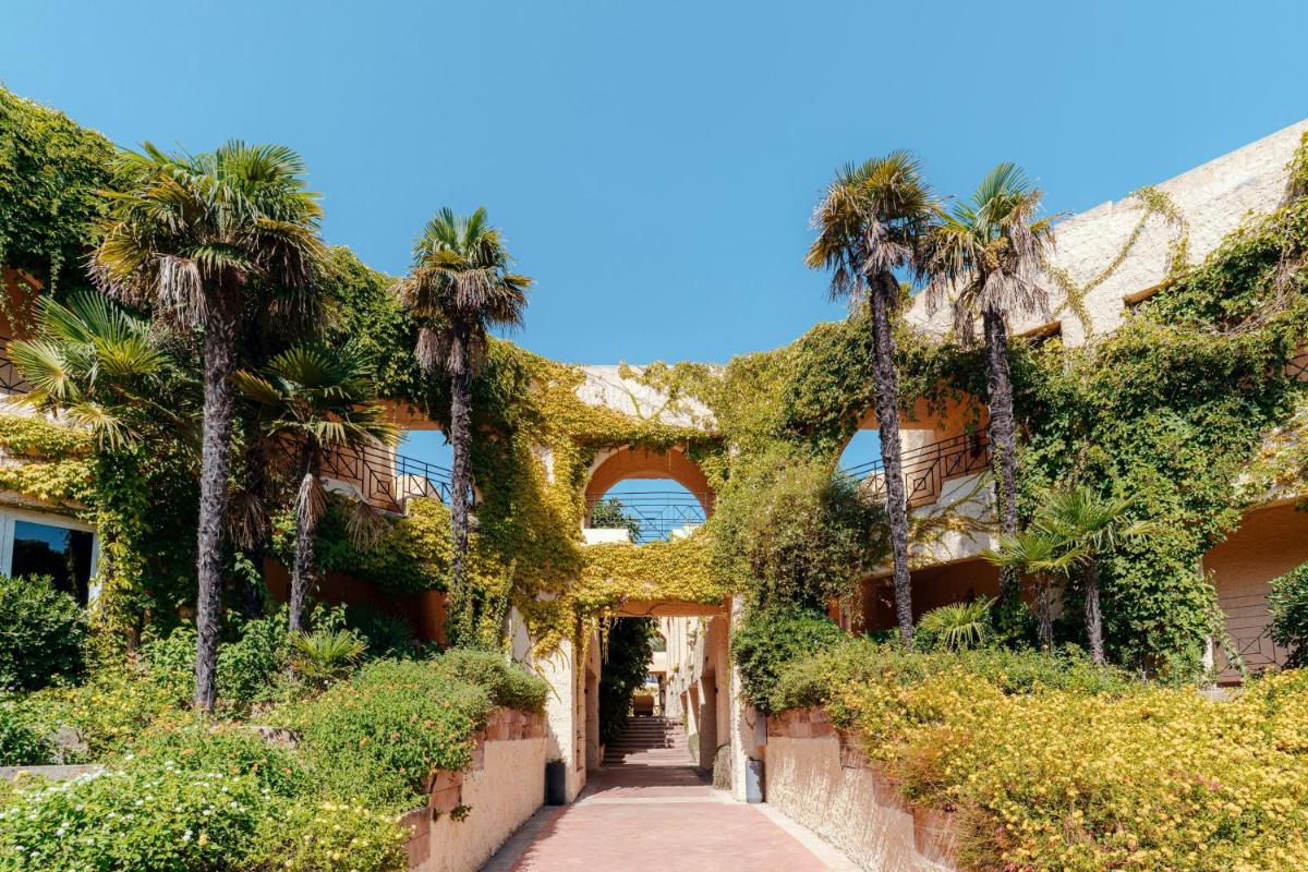 Mangia's Brucoli, Sicily, Autograph Collection