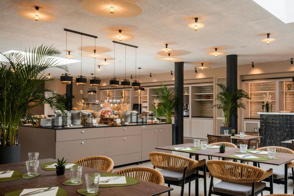 Mangia's Brucoli, Sicily, Autograph Collection