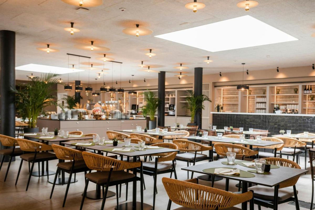 Mangia's Brucoli, Sicily, Autograph Collection