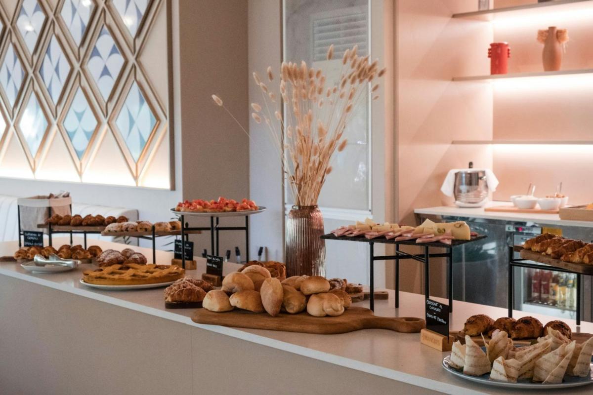 Mangia's Brucoli, Sicily, Autograph Collection