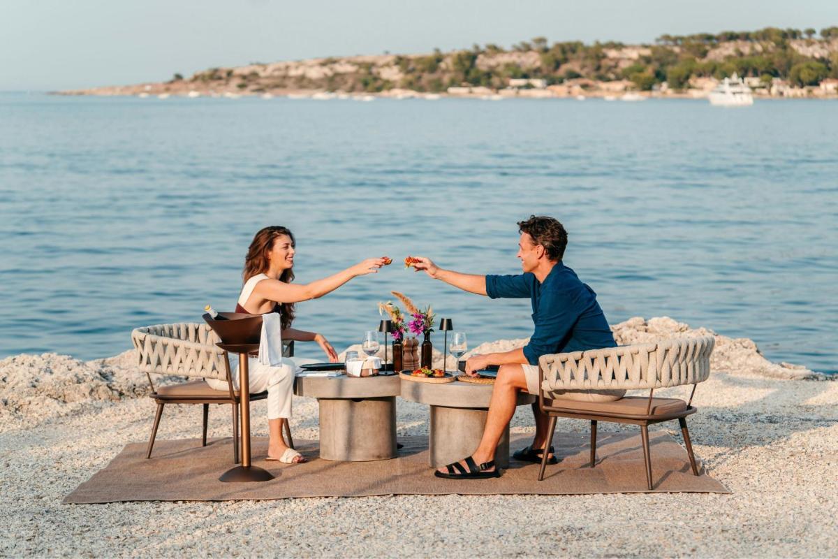 Mangia's Brucoli, Sicily, Autograph Collection