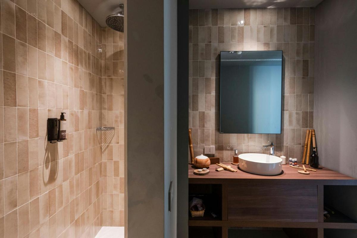 Mangia's Brucoli, Sicily, Autograph Collection