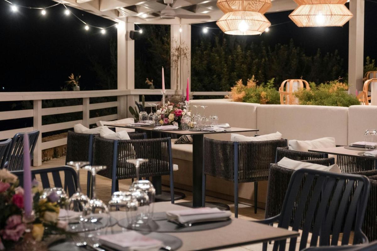 Mangia's Brucoli, Sicily, Autograph Collection