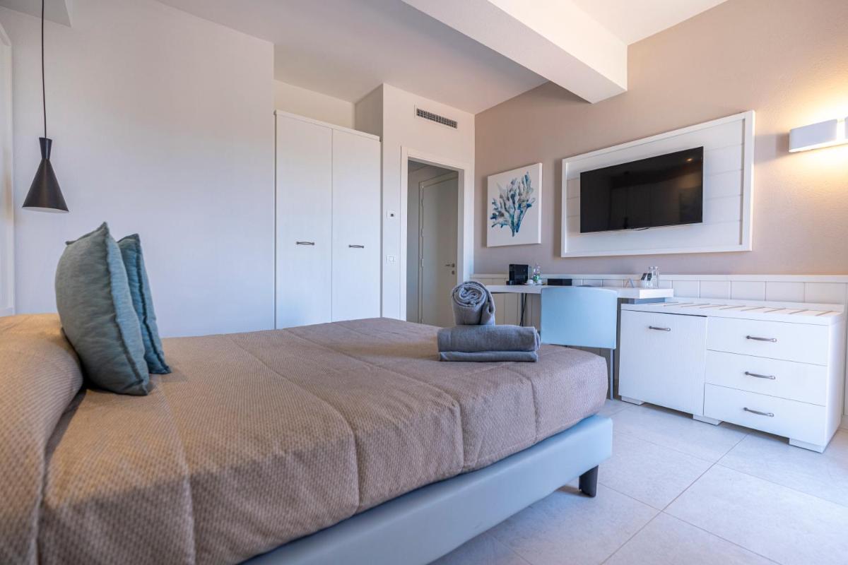 Mangia's Pollina Resort