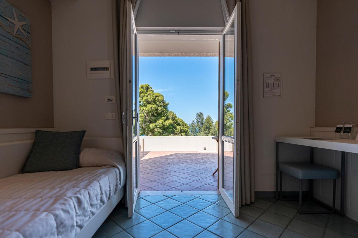 Mangia's Pollina Resort